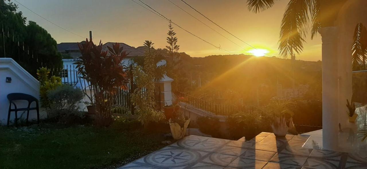 Hill View Vacational Rental Раневей-Бей Екстер'єр фото